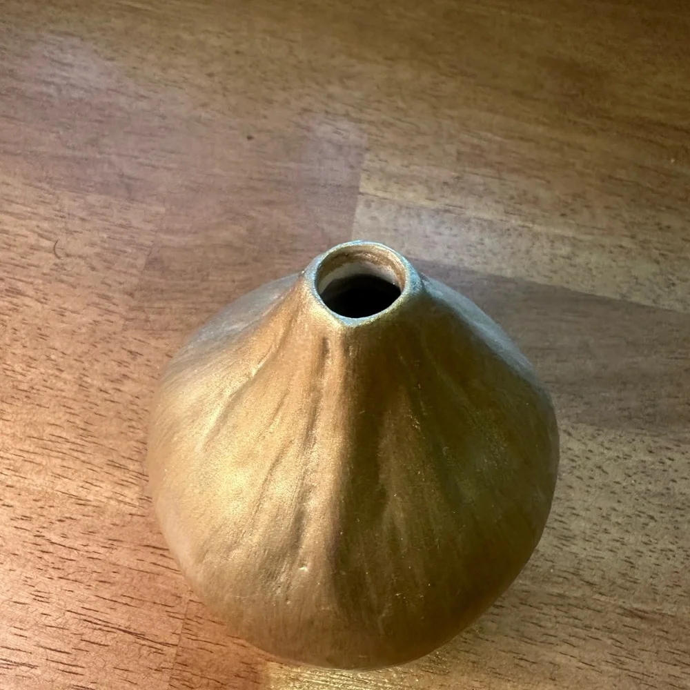 Modern Gold Metallic Bud Vase – Organic Fig Shape – Chic Home Decor